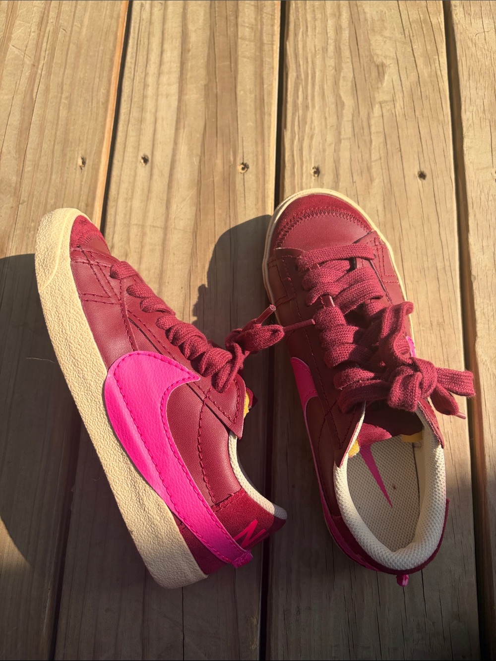 Women's Nike Low Blazer Maroon and Pink Low-Top Casual Sneakers